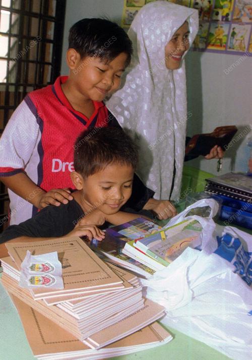 KL02_16022016_BUKU_SEKOLAH