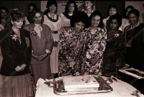 TUNKU NAJIHAH