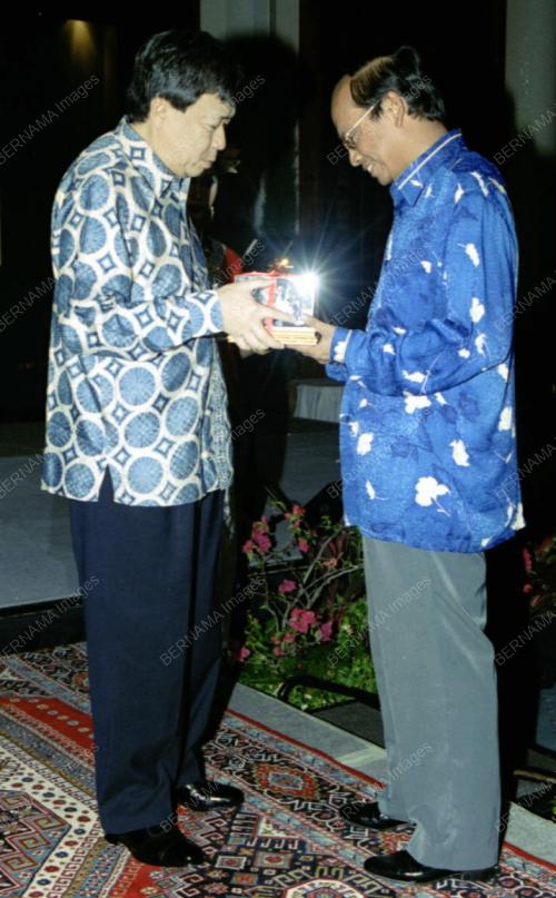 PEMANGU & BEKAS SUK
