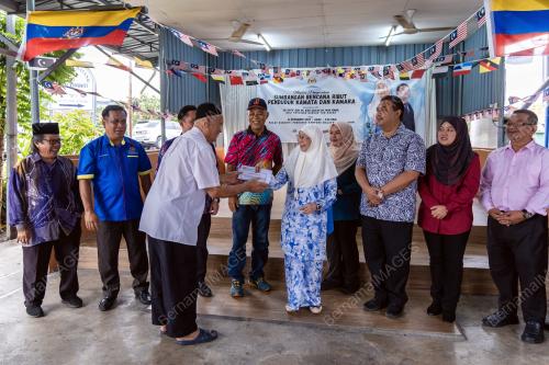 DATUK SERI DR WAN AZIZAH WAN ISMAIL