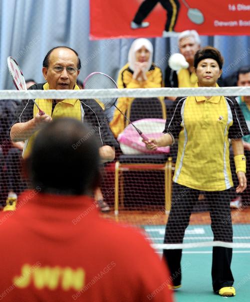 KL02_16122012_BADMINTON