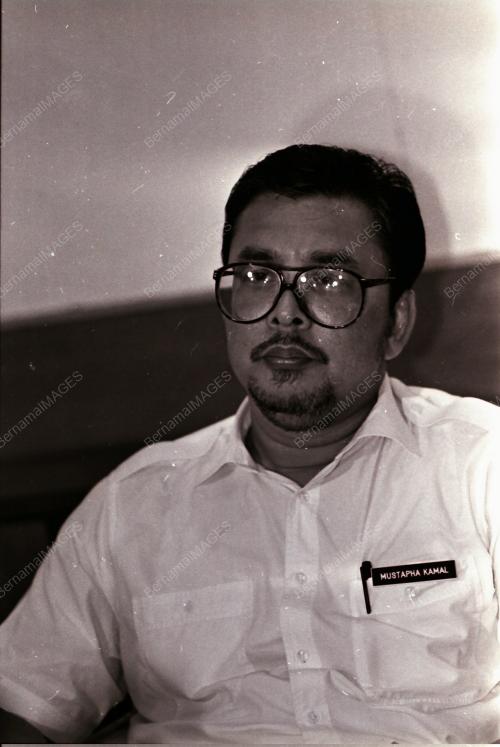 TUN DAIM ZAINUDDIN