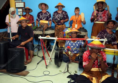 KUMPULAN ETNIK IRAMA RAKYAT KELANTAN