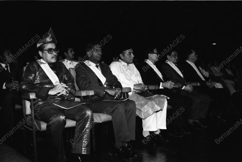 ISTIADAT PENGURNIAAN