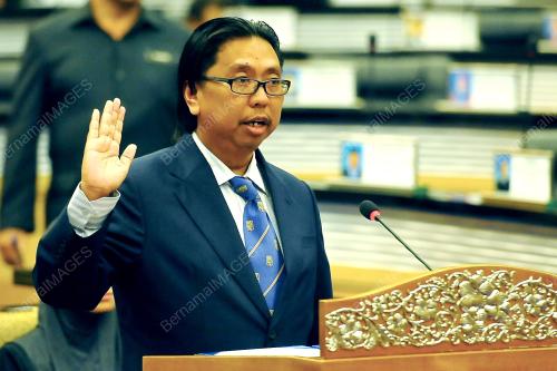 KL02_17102016_ANGKAT_SUMPAH