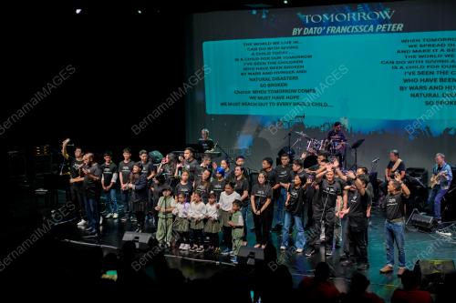 KONSERT UNVEILING UNIQUENESS 2