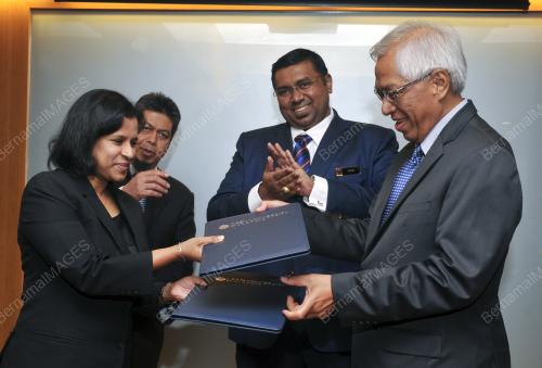 KL02_17122015_MOU_OUM