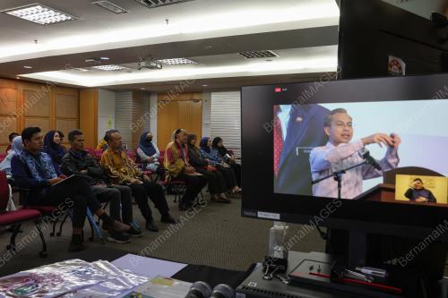 FAHMI FADZIL