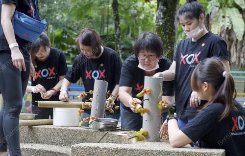 KL02_18062016_CSR_XOX