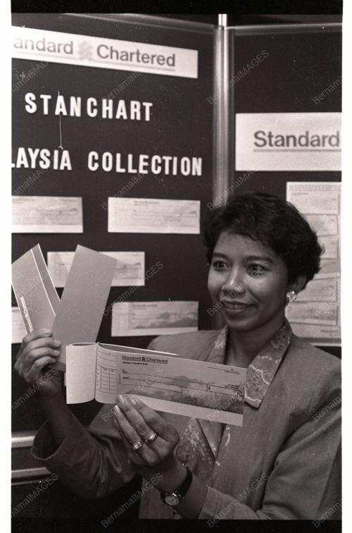 STANDARD CHARTERED LAUNCHED NEW CHEQUE BOOK