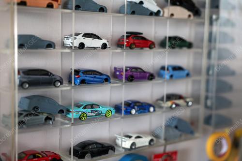 JURUTEKNIK BERKARYA MELALUI KERETA MINIATUR BERSKALA 1:64