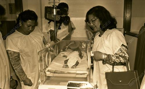 WANITA UMNO BERI MESIN PERNAFASAN KEPADA HBKL