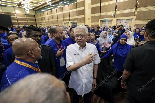 DATUK SERI ISMAIL SABRI YAAKOB