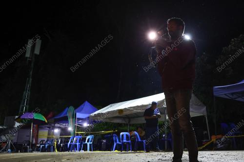 TANAH RUNTUH BATANG KALI