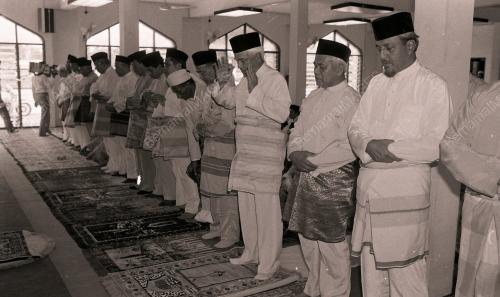 KL02_190190_AGONG