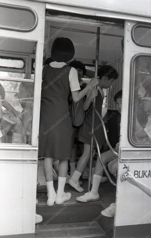 BAS SEKOLAH
