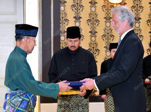 KL02_19032012_WATIKAH