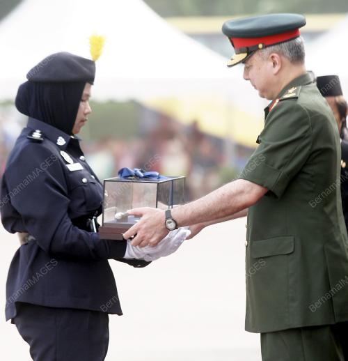 RAJA NAZRIN