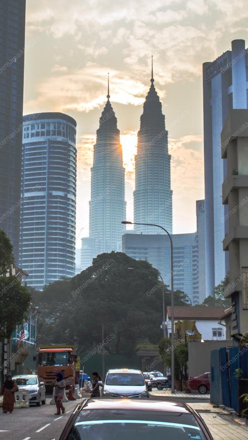 KL02_19092015_TINJAUAN