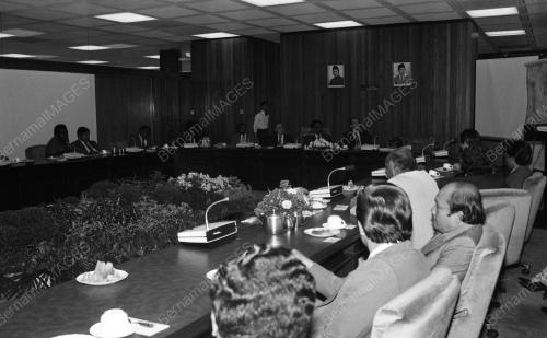 MAJLIS TAKLIMAT DI PARLIMEN