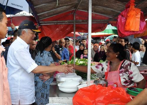 KL02_20012012_PASAR