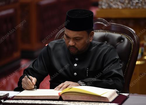 SENATOR DATUK ISKANDAR DZULKARNAIN ABDUL KHALID