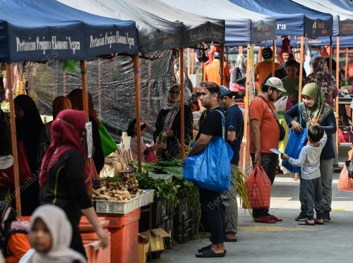 TINJAUAN ORANG RAMAI MEMBELI BELAH