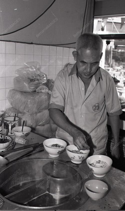 PENIAGA MAKANAN