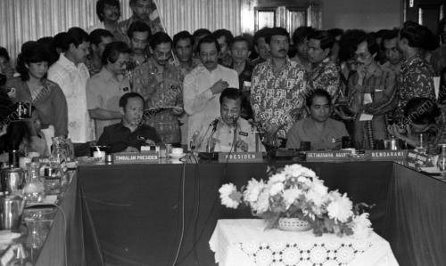 KL02_20082015_KABINET_BARU