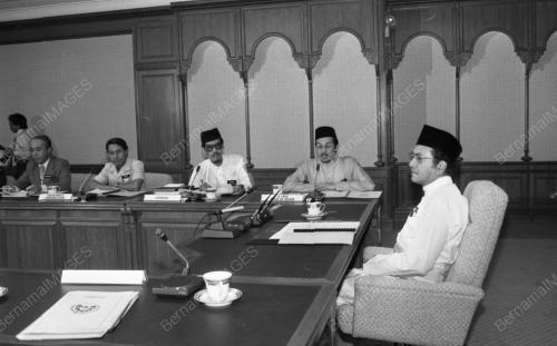 KL02_20082015_MAHATHIR
