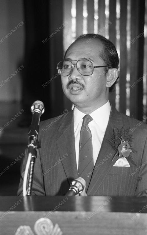 KL02_20082015_RAZALIGH