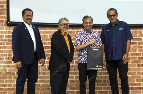 FAHMI FADZIL