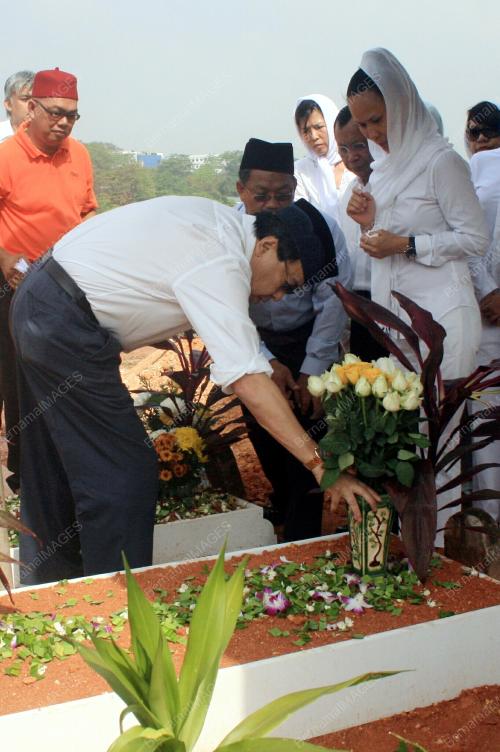SULTAN SHARAFUDDIN IDRIS SHAH