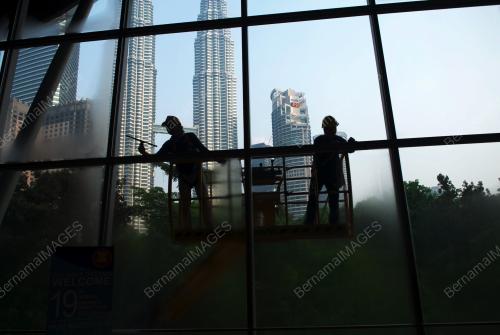 KL02_21032015_AFMM