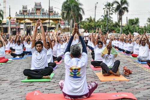 HARI YOGA SEDUNIA KE-10