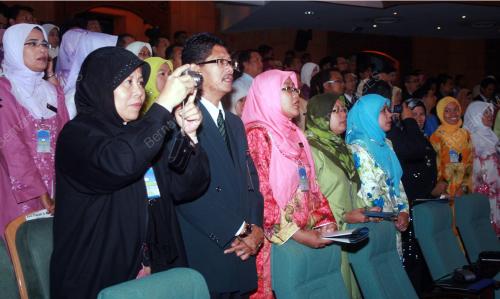 MOHD SHAFIE APDAL
