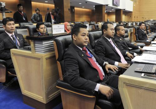 KL02_21092015_PARLIMEN_BELIA