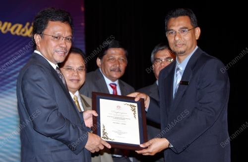 MOHD SHAFIE APDAL