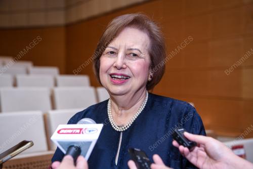 TAN SRI DR ZETI AKHTAR AZIZ
