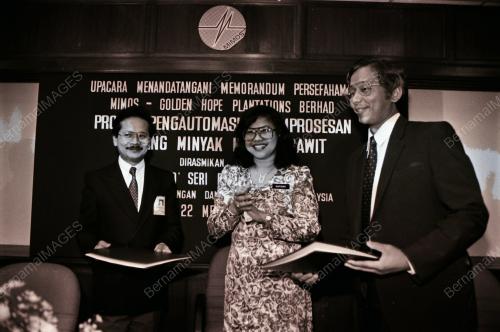 DATO' SERI RAFIDAH AZIZ
