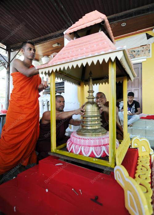 KL02_22052013_WESAK
