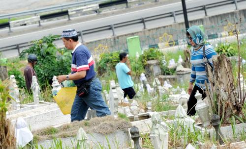 KL02_22072012_ZIARAH_KUBUR