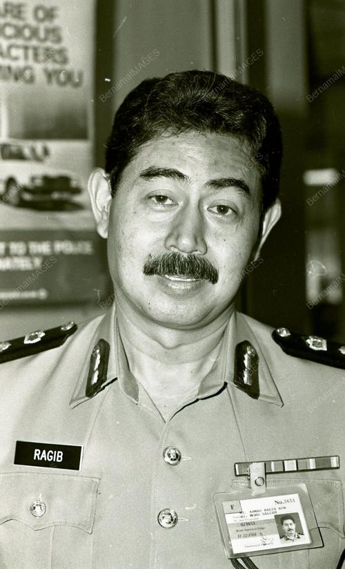 KL02_230390_POLIS