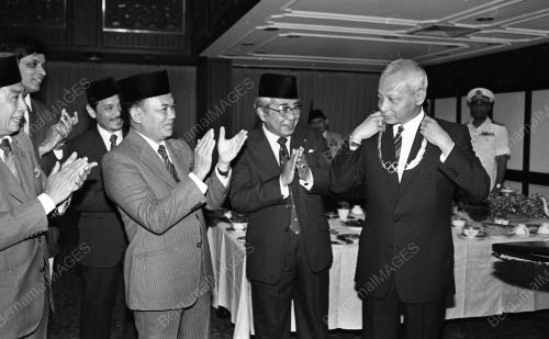 KL02_23032015_AGONG_PINGAT