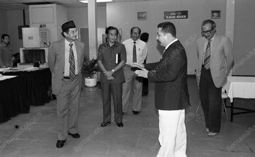 KL02_23032015_PENGARAH_LUTH