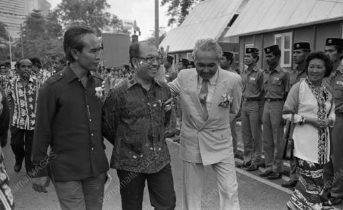 KL02_23032015_RASMI_GERAI