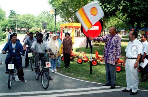 TENGKU AZLAN SULTAN ABU BAKAR
