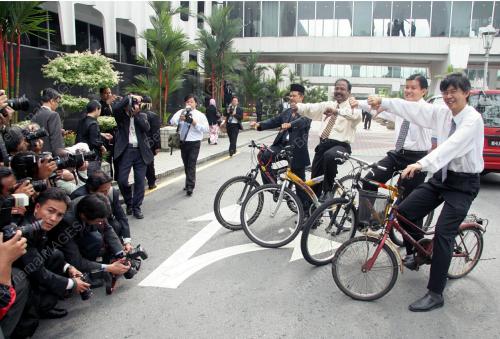ANGGOTA PARLIMEN