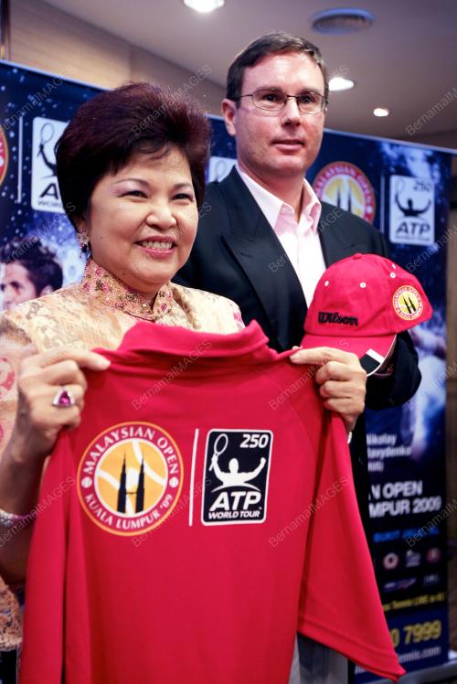 NG YEN YEN
