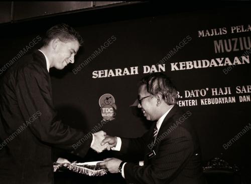 TAN SRI SABARUDDIN CHIK